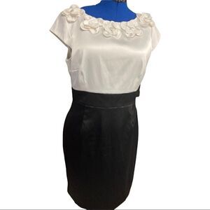 STUDIO ONE women’s dress, Size 16, white & black with white rosettes SEE DESCRIP